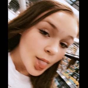 Meet your Posher, Chloe